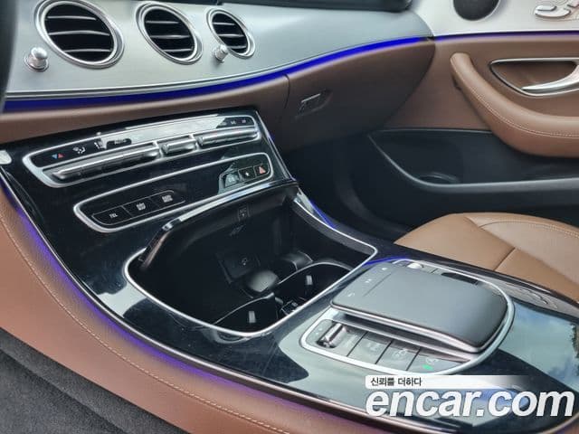 Mercedes-Benz E-Class 2021 — Şəkil 12/19