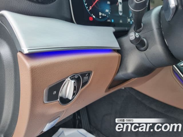 Mercedes-Benz E-Class 2021 — Şəkil 15/19