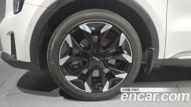 Kia Sorento 2023 — Фото 5/20