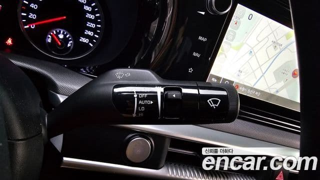 Kia K5 2022 — ფოტო 18/20