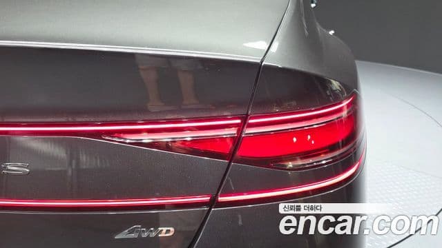 Genesis G90 2022 — Photo 4/34