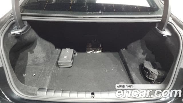 BMW 7 Series 2025 — Photo 32/37