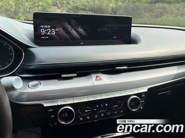 Genesis Electrified G80 2021 — Şəkil 11/19