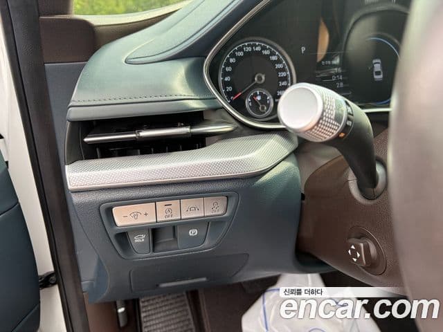 Genesis Electrified G80 2021 — Şəkil 13/19