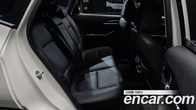 Kia Seltos 2019 — фото 11 из 20