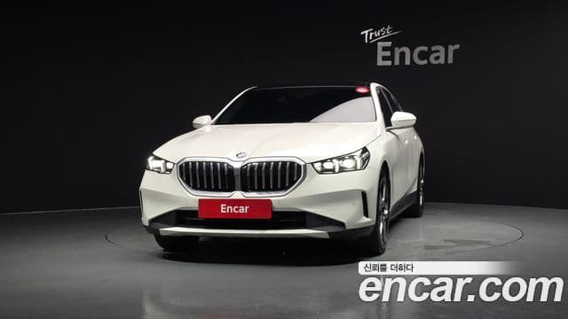 BMW 5 Series 2023 — ფოტო 3/20