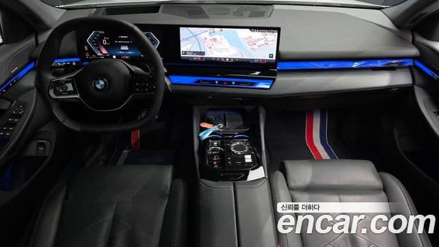 BMW 5 Series 2023 — ფოტო 7/20