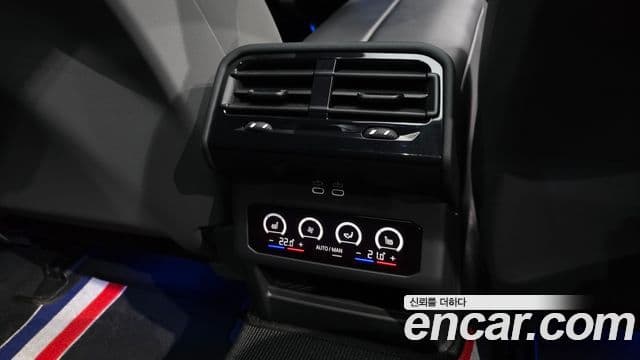 BMW 5 Series 2023 — ფოტო 19/20
