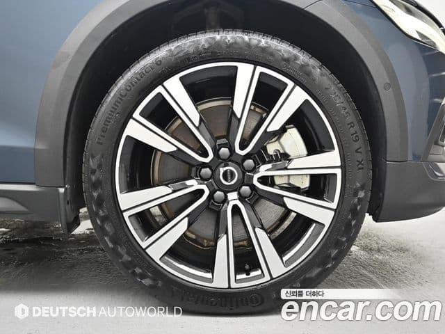 Volvo V60 Cross Country 2024 — фото 5 из 20
