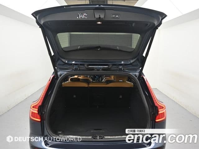 Volvo V60 Cross Country 2024 — Şəkil 19/20