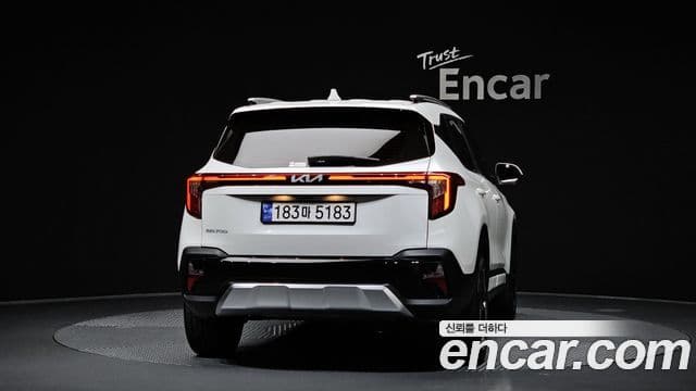 Kia Seltos 2024 — ფოტო 4/20