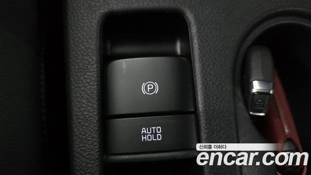 Kia Seltos 2024 — ფოტო 18/20