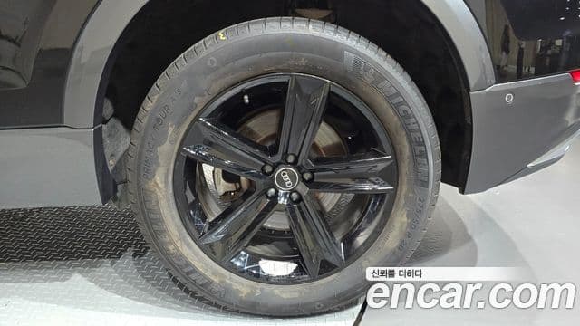 Audi Q8 2021 — Photo 32/34
