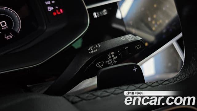 Audi Q8 2021 — Photo 23/34