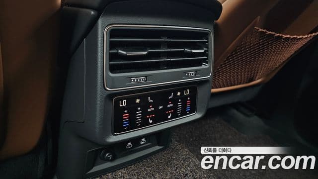 Audi Q8 2021 — Photo 5/34