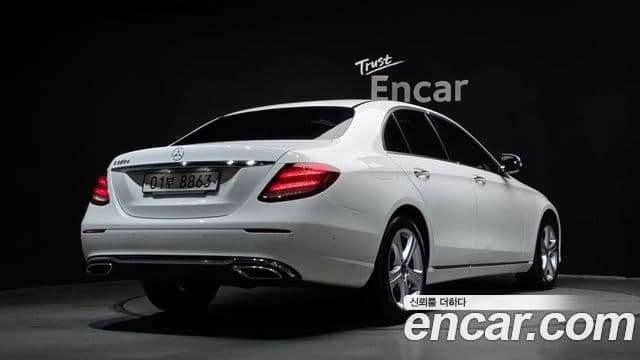 Mercedes-Benz E-Class 2018 — Şəkil 2/20