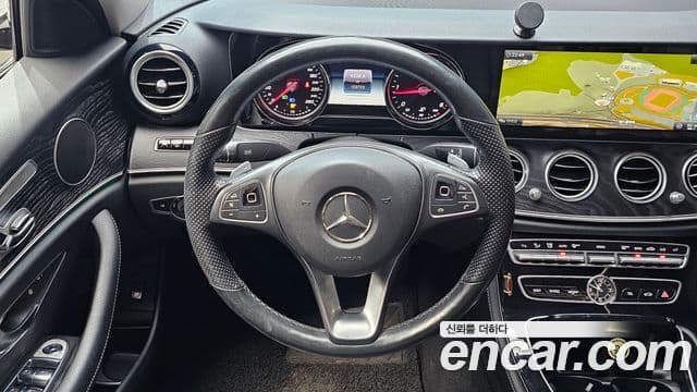 Mercedes-Benz E-Class 2018 — Şəkil 13/20