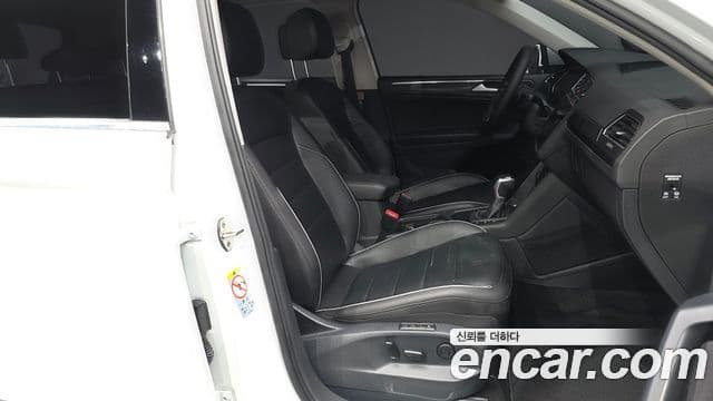 Volkswagen Tiguan 2021 — Şəkil 11/20
