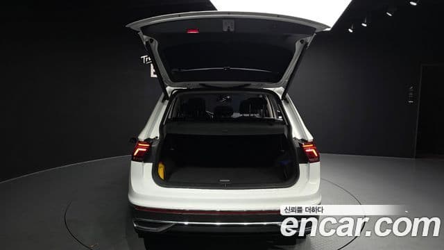 Volkswagen Tiguan 2021 — фото 20 из 20
