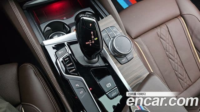 BMW 5 Series 2020 — Фото 9/20