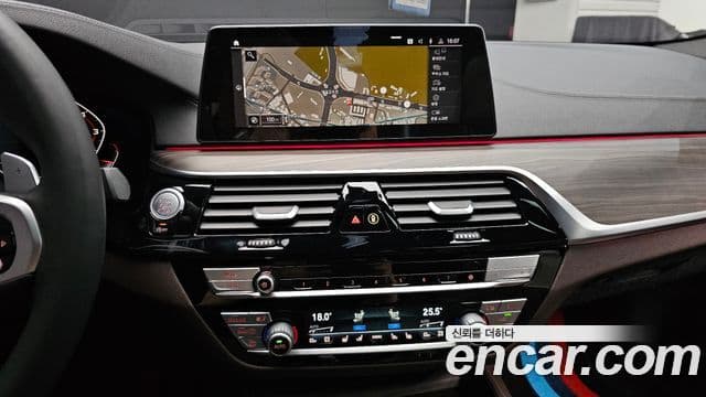BMW 5 Series 2020 — Фото 13/20