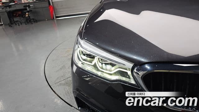 BMW 5 Series 2020 — Photo 20/34