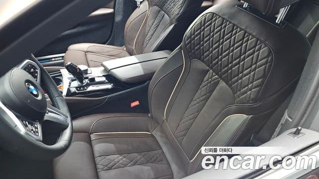 BMW 5 Series 2020 — Photo 31/34