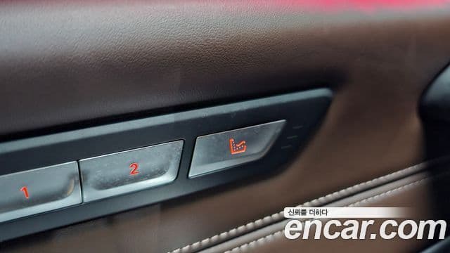 BMW 5 Series 2020 — Photo 24/34