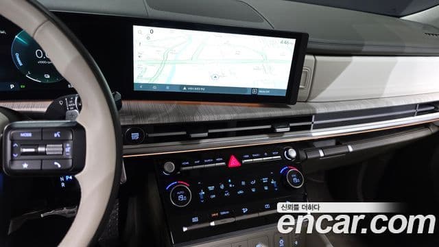 Hyundai Santa Fe 2023 — фото 14 из 20