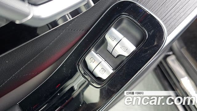 Mercedes-Benz S-Class 2022 — Photo 21/36