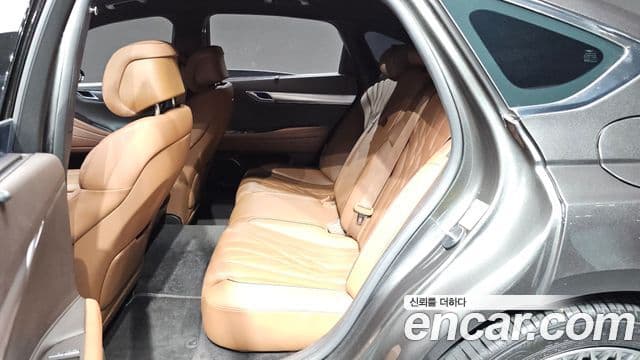 Genesis G80 2023 — Photo 18/35
