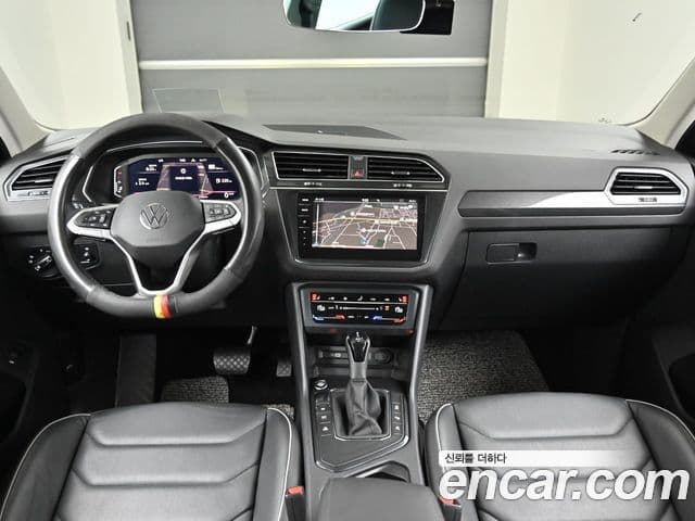 Volkswagen Tiguan 2022 — ფოტო 7/20