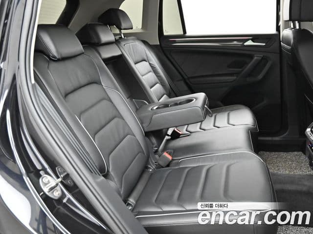 Volkswagen Tiguan 2022 — ფოტო 12/20