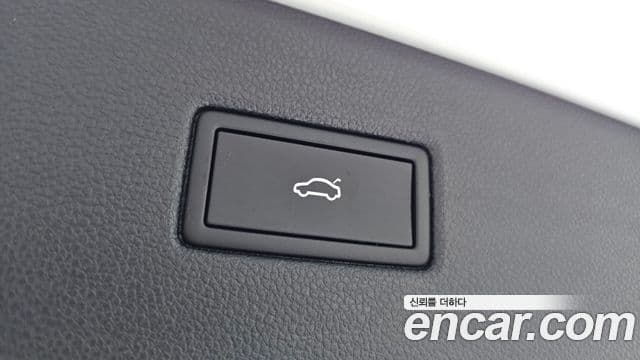 Volkswagen Tiguan 2022 — Photo 13/31