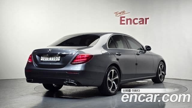 Mercedes-Benz E-Class 2020 — фото 1 из 20