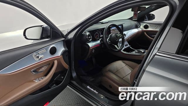 Mercedes-Benz E-Class 2020 — Фото 9/20