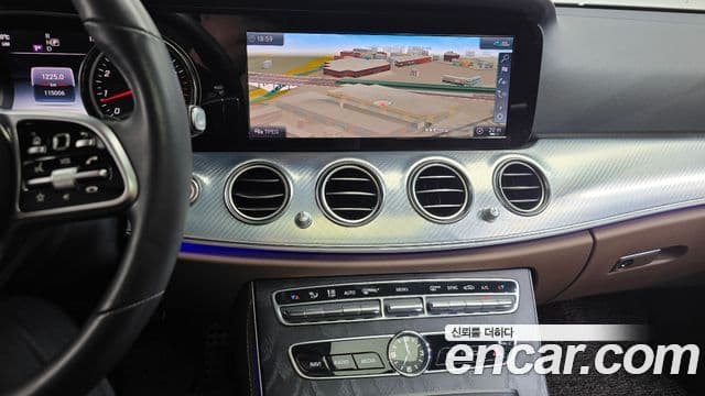 Mercedes-Benz E-Class 2020 — Фото 12/20