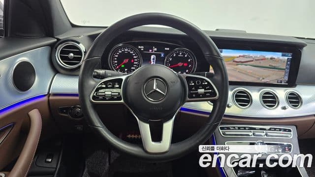Mercedes-Benz E-Class 2020 — фото 13 из 20