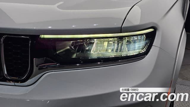 Jeep Grand Cherokee 2022 — Photo 3/31