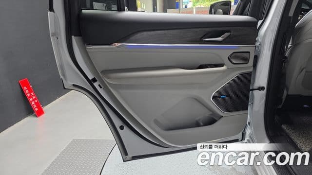 Jeep Grand Cherokee 2022 — Photo 13/31