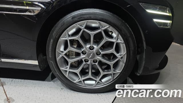 Genesis G80 2023 — Photo 9/35