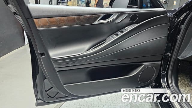 Genesis G80 2023 — Photo 8/35