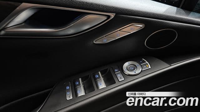 Genesis G80 2023 — Photo 12/35