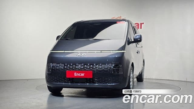 Hyundai Staria 2023 — ფოტო 3/20