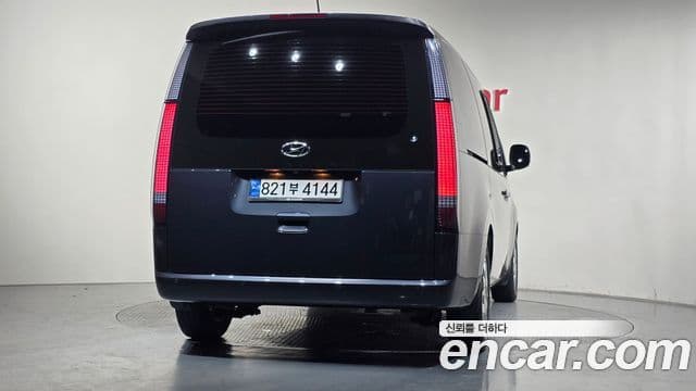 Hyundai Staria 2023 — фото 4 из 20