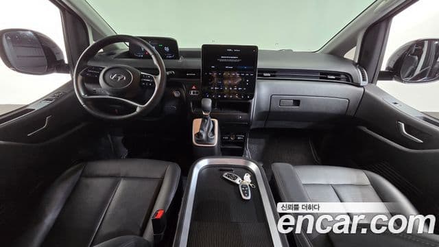 Hyundai Staria 2023 — ფოტო 7/20