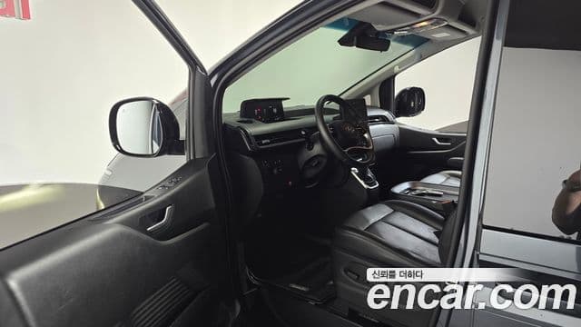 Hyundai Staria 2023 — ფოტო 10/20