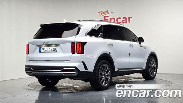 Kia Sorento 2022 — Фото 2/20