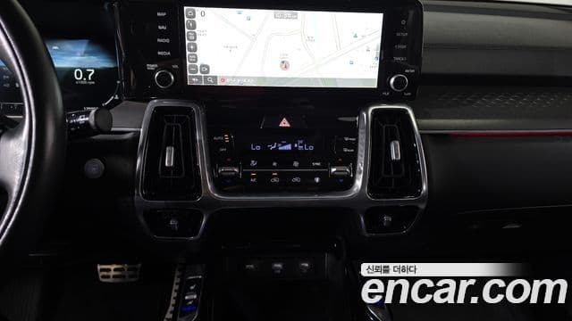 Kia Sorento 2022 — Фото 15/20