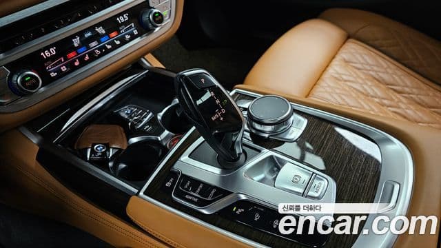 BMW 7 Series 2019 — Şəkil 9/20